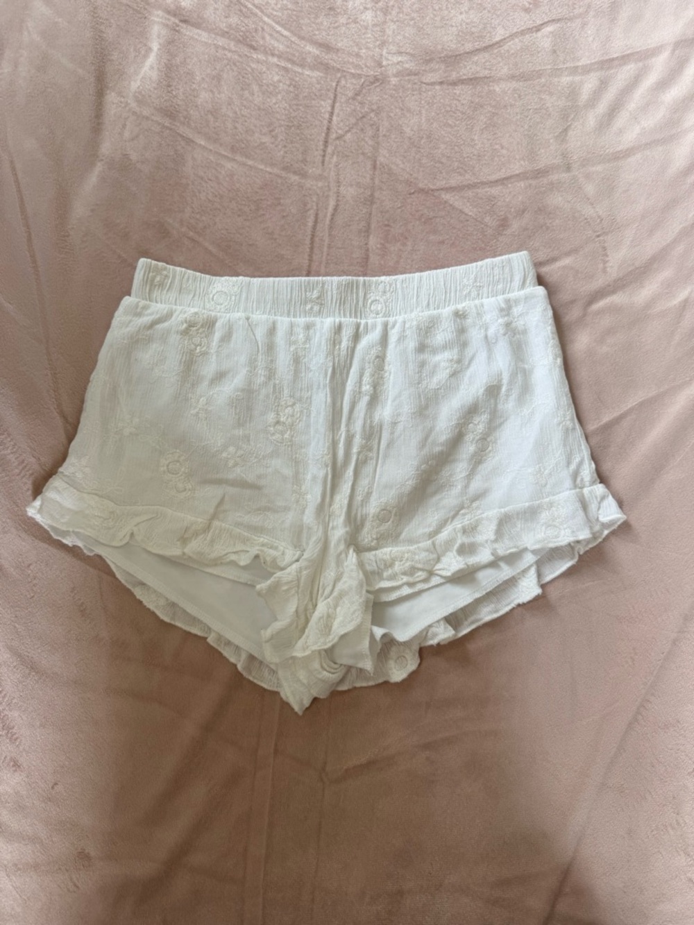 Cute white shorts